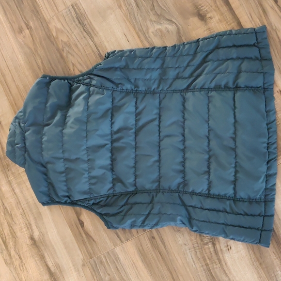 EUC Lightweight hunter green vest - Picture 4 of 5